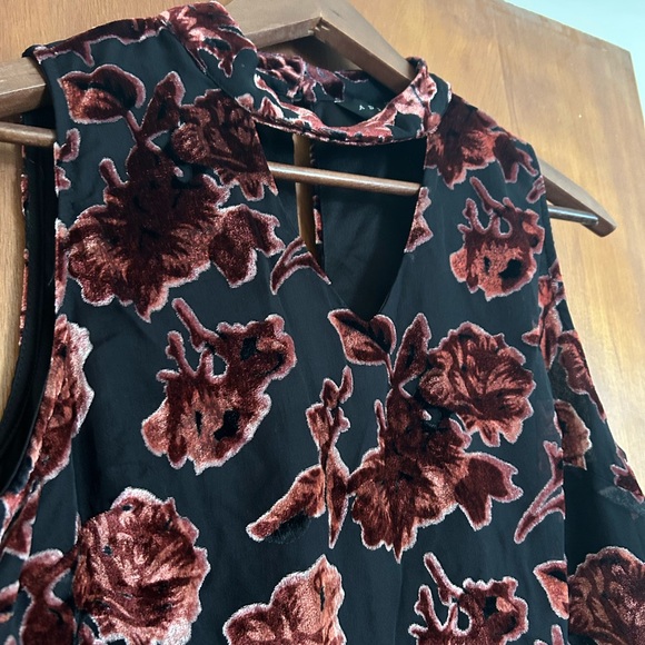 Adiva Black and Burgundy Velour Floral Mini Dress, Size Med - Picture 3 of 7